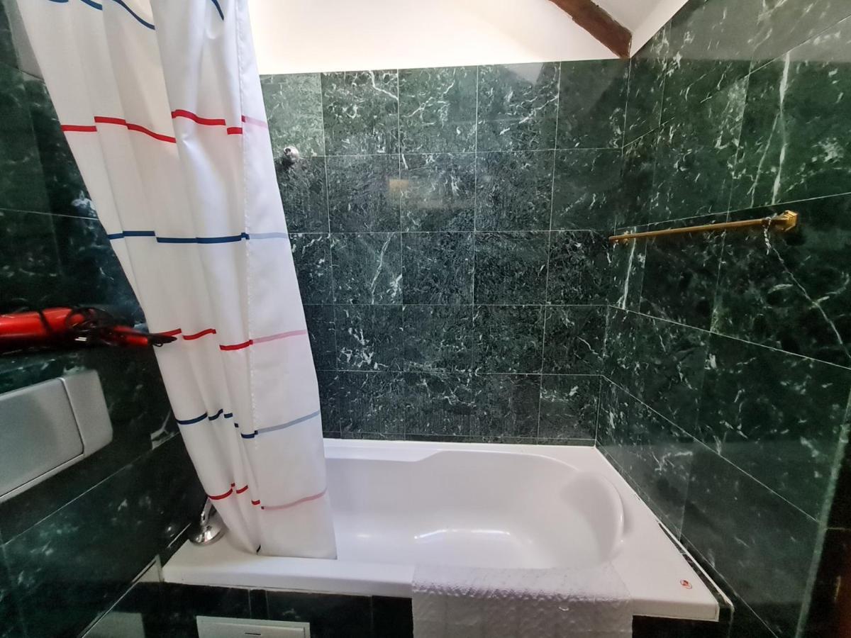 Magic Central Attic Apartment Praga Zewnętrze zdjęcie
