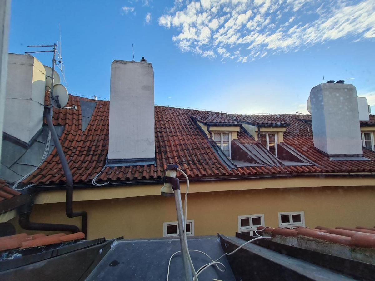 Magic Central Attic Apartment Praga Zewnętrze zdjęcie